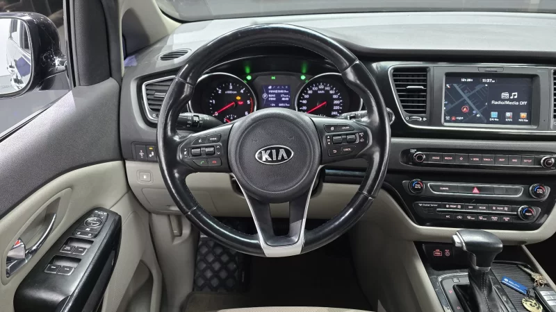 Kia Carnival