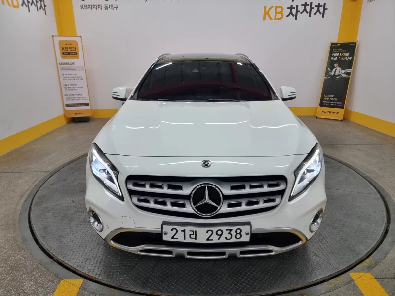 Mercedes-Benz GLA-Class