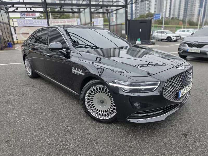 Genesis G90