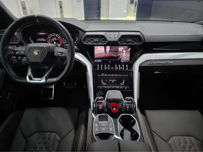 Lamborghini URUS