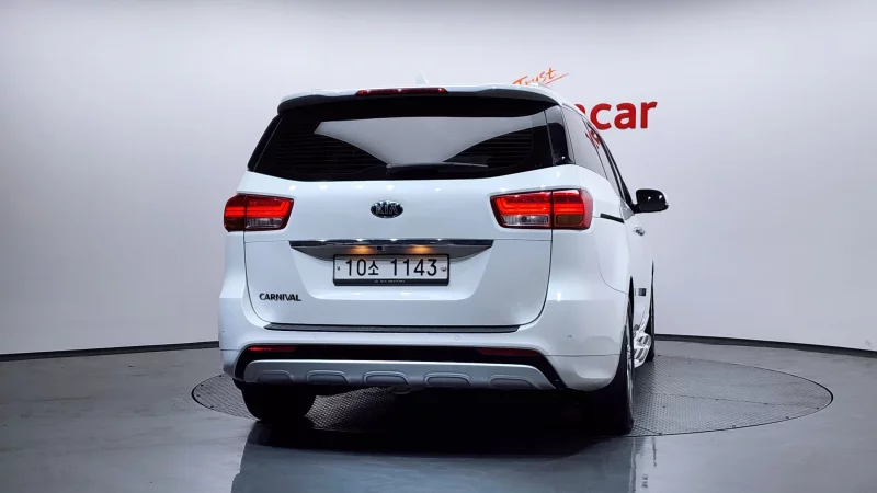 Kia Carnival