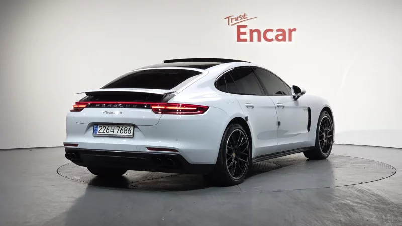 Porsche PANAMERA