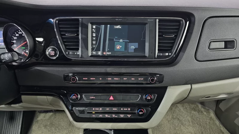 Kia Carnival