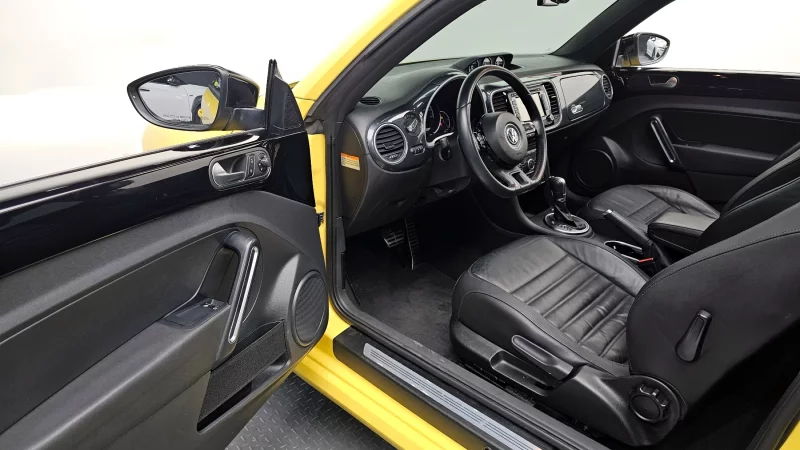 Volkswagen BEETLE