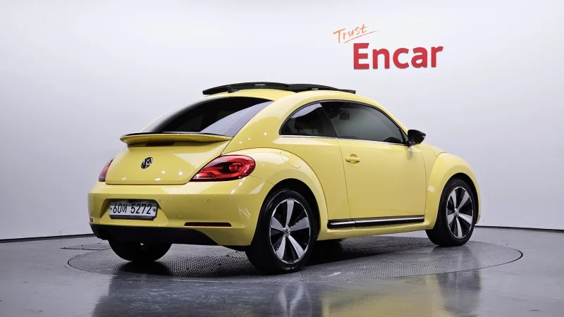 Volkswagen BEETLE