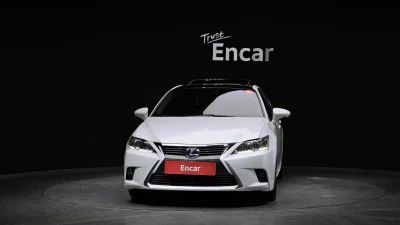 Lexus CT200h