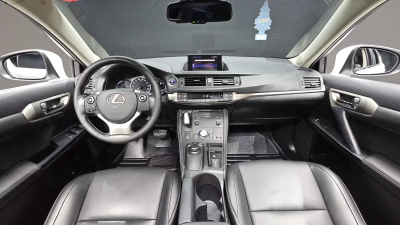 Lexus CT200h