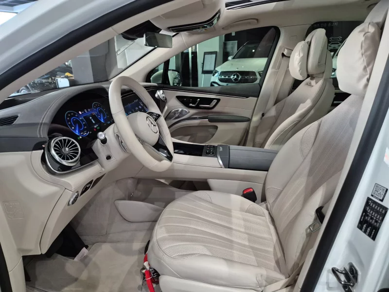 Mercedes-Benz EQS