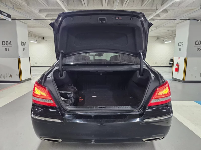 Hyundai Equus
