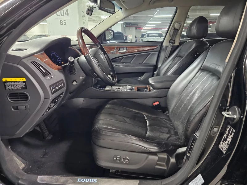 Hyundai Equus