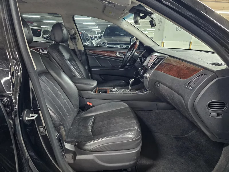 Hyundai Equus