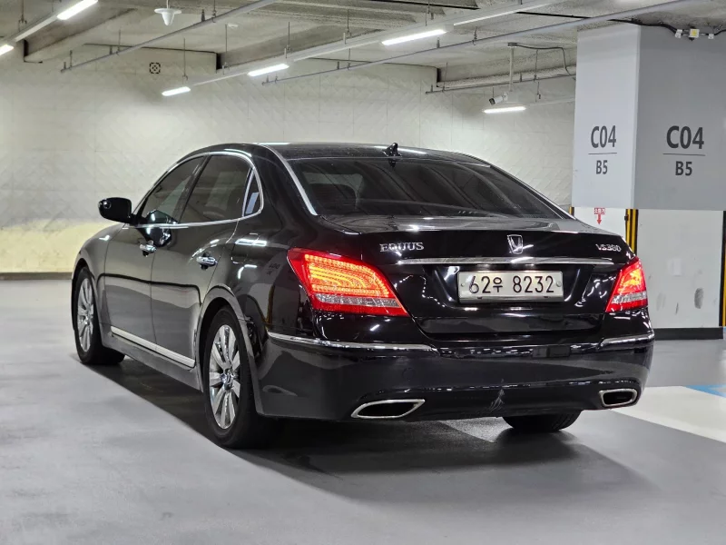 Hyundai Equus