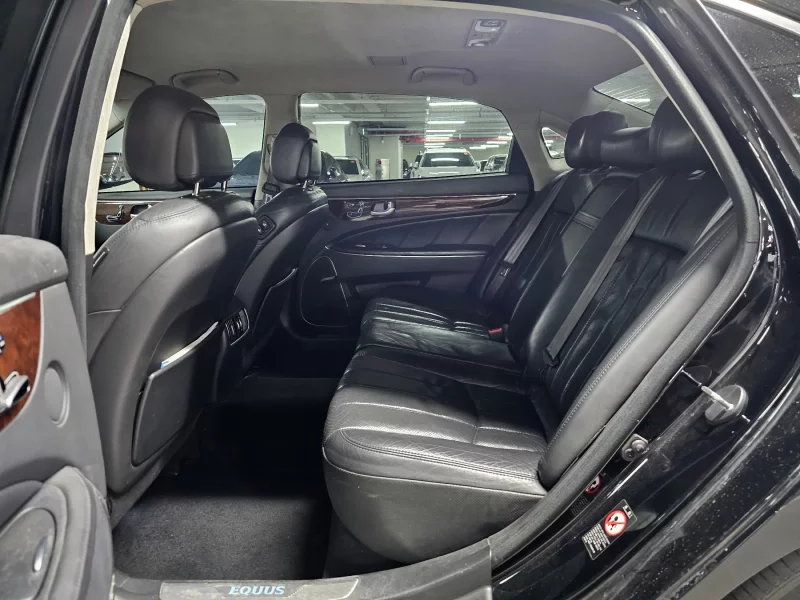 Hyundai Equus