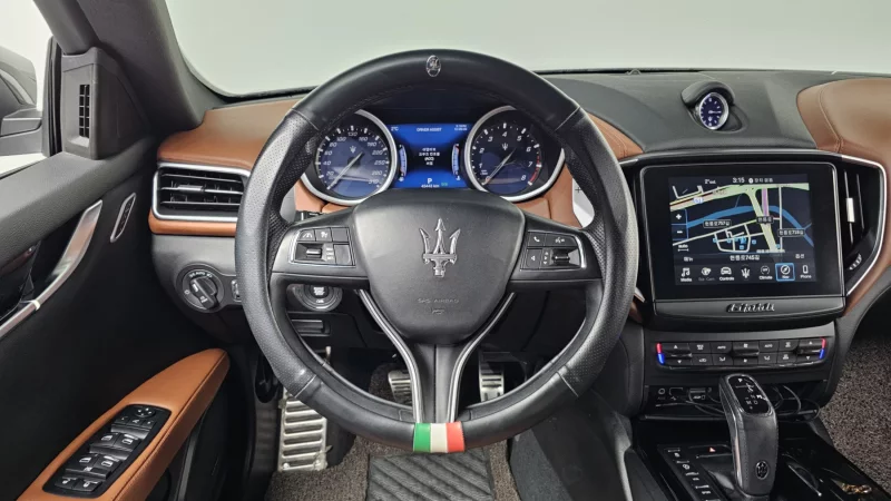 Maserati GHIBLI