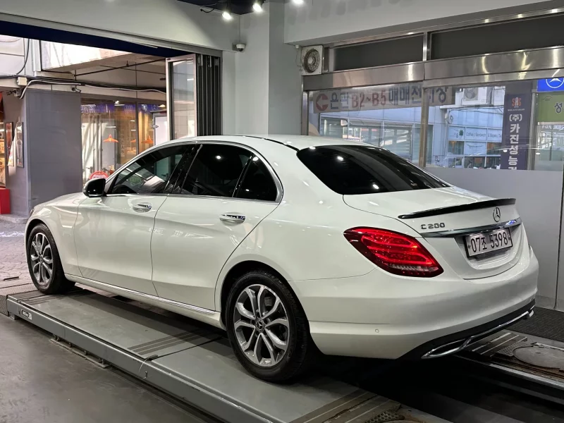 Mercedes-Benz C-Class