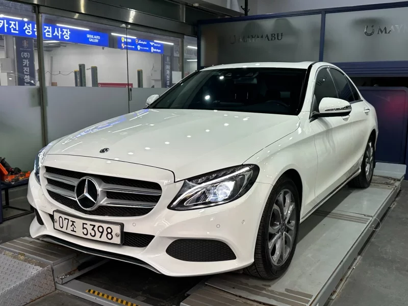 Mercedes-Benz C-Class