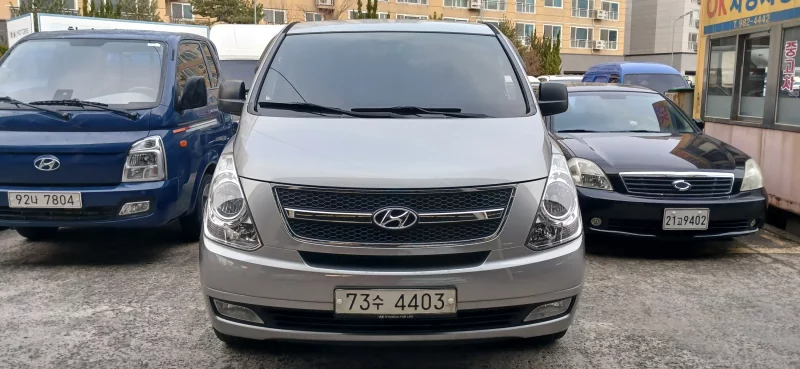 Hyundai Starex