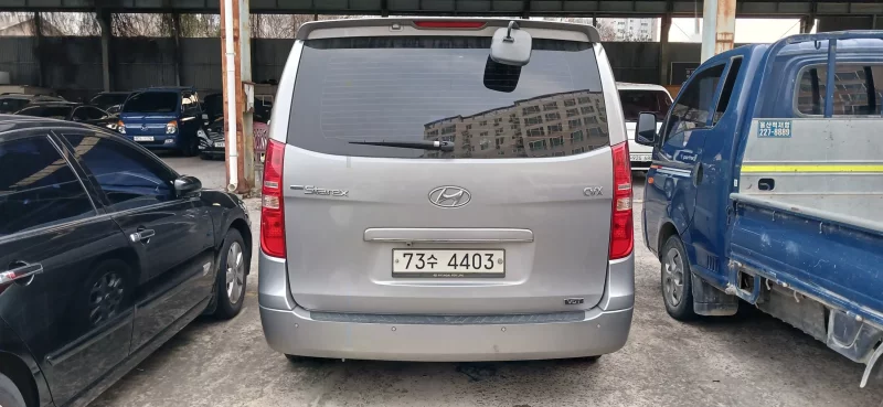 Hyundai Starex