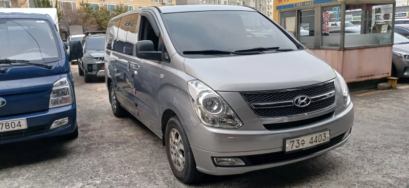 Hyundai Starex