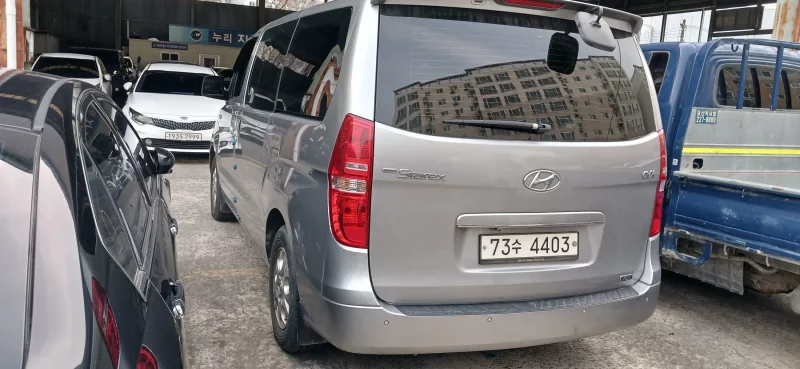 Hyundai Starex
