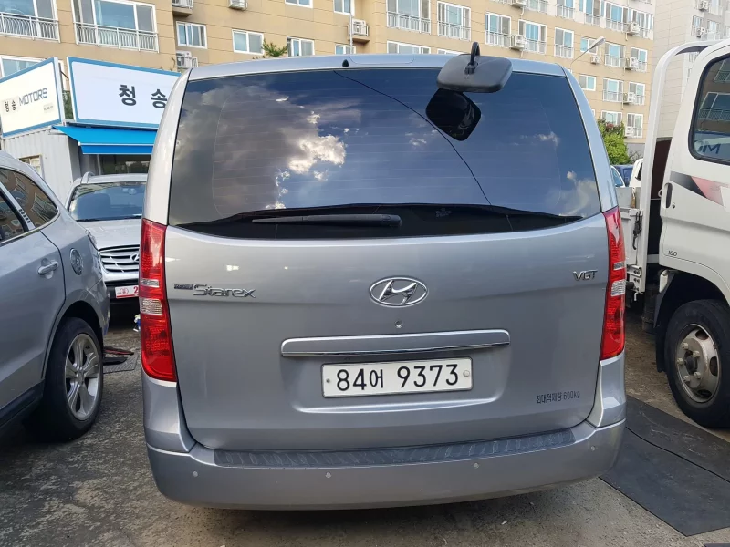 Hyundai Starex