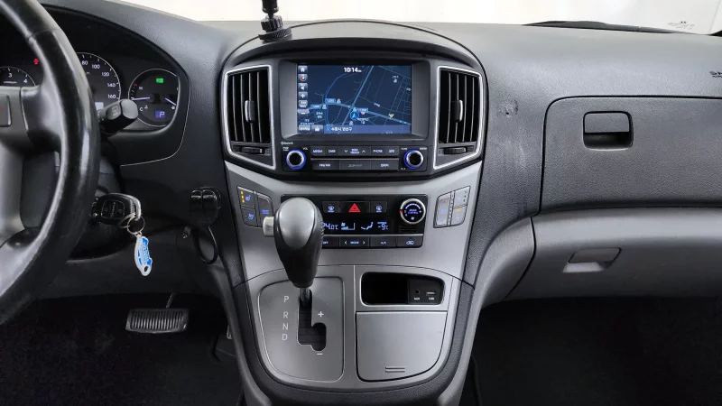 Hyundai Starex