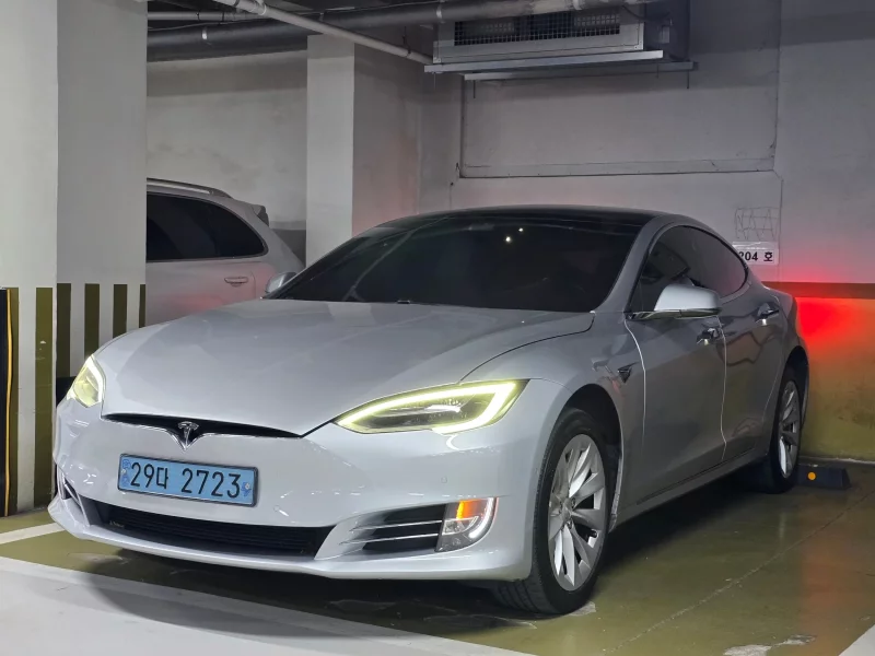 Tesla MODEL S