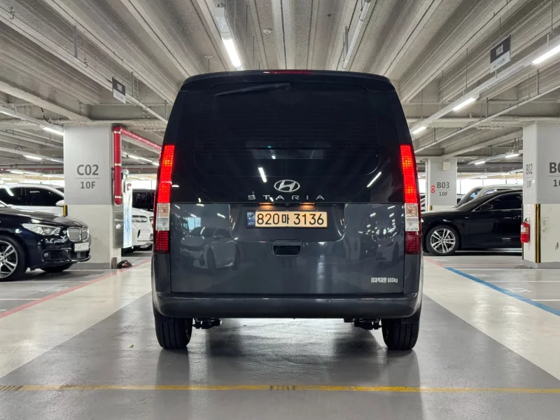 Hyundai Staria