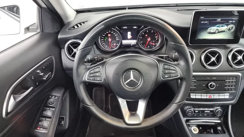 Mercedes-Benz GLA-Class