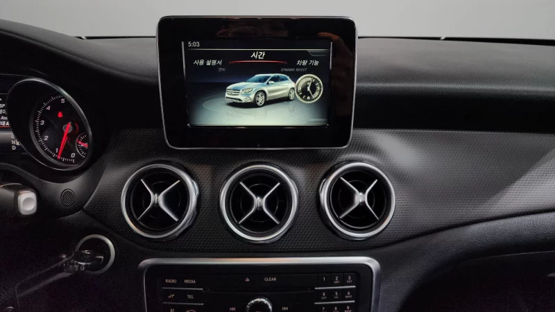 Mercedes-Benz GLA-Class