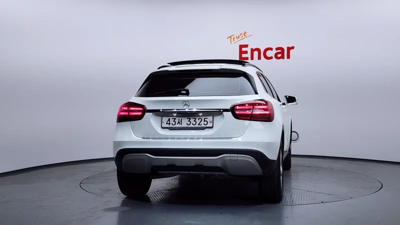 Mercedes-Benz GLA-Class