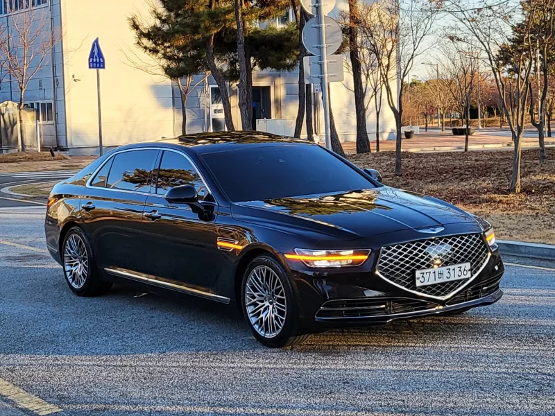 Genesis G90