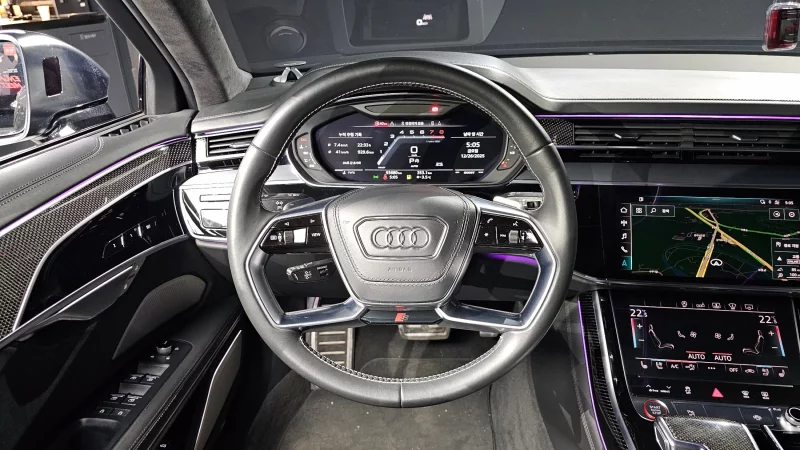 Audi S8