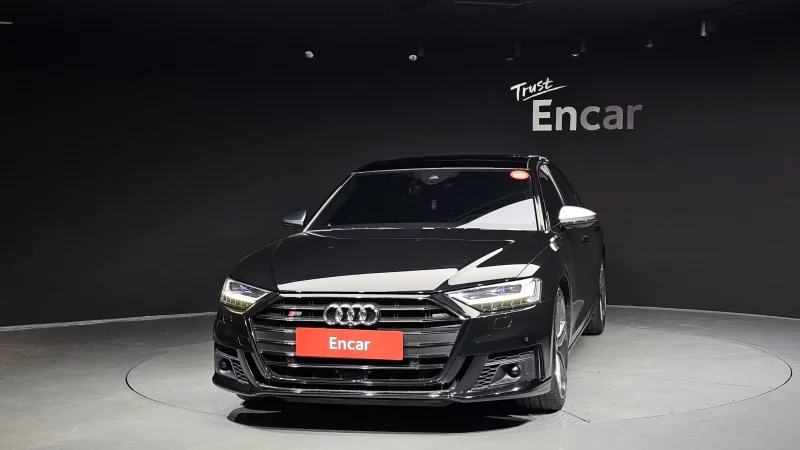 Audi S8