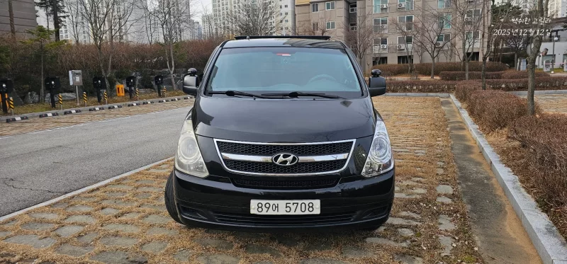 Hyundai Starex