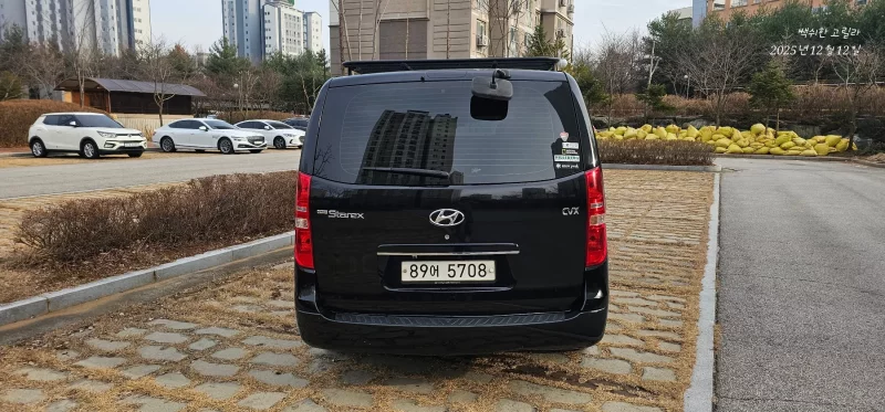 Hyundai Starex