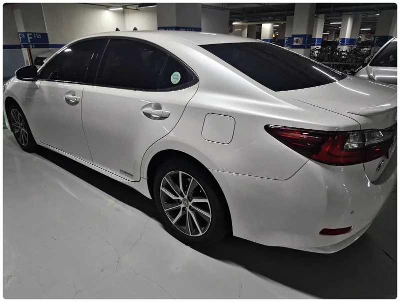 Lexus ES300h