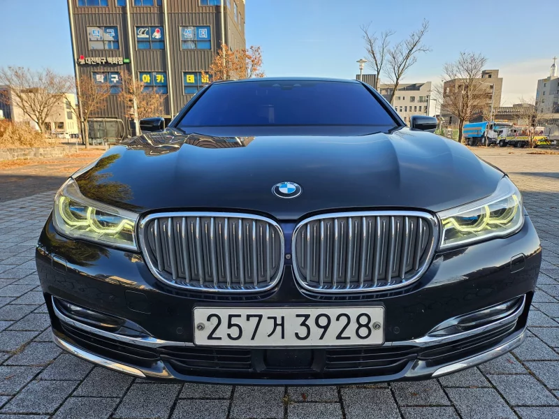 BMW 7-Series