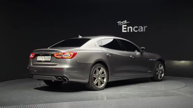 Maserati QUATTROPORTE