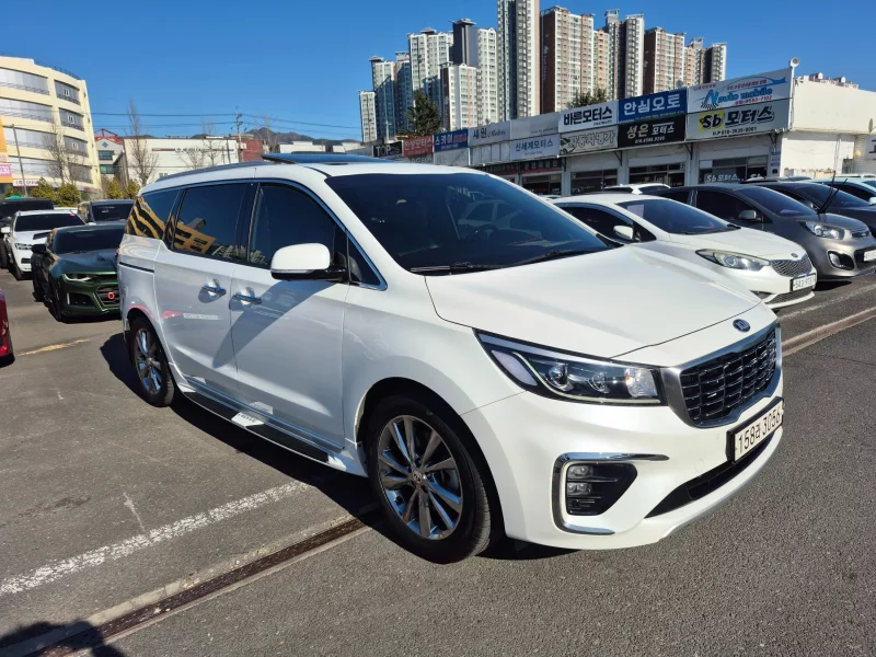 Kia Carnival