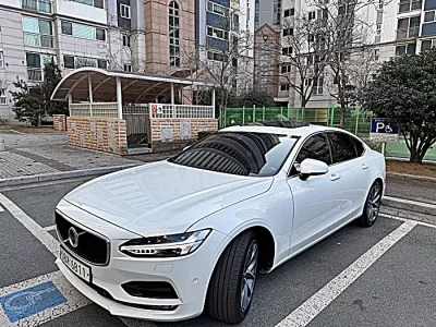 Volvo S90