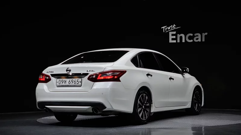 Nissan Altima