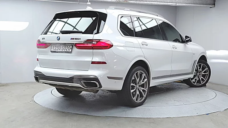 BMW X7