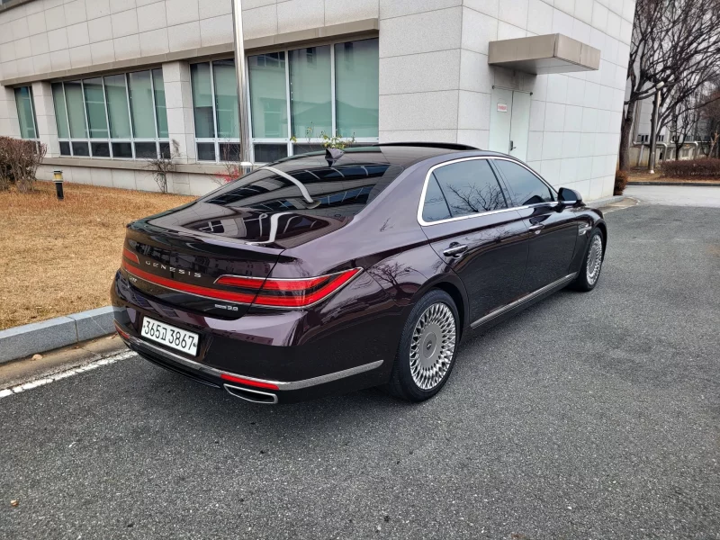 Genesis G90