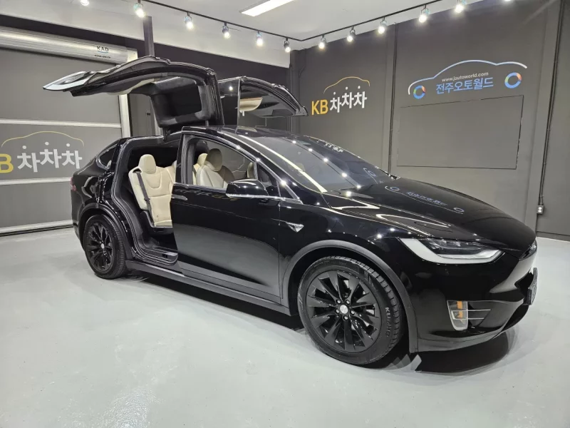 Tesla MODEL X