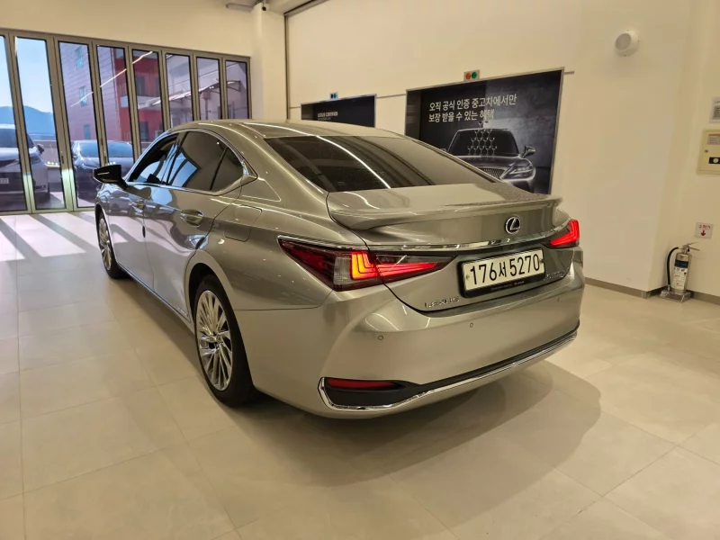 Lexus ES300h