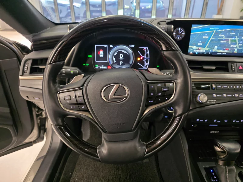 Lexus ES300h