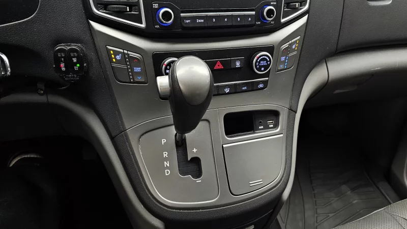 Hyundai Grand Starex