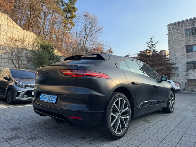 Jaguar I-PACE