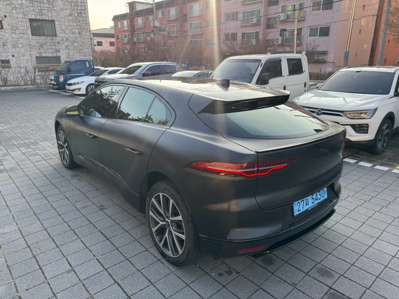 Jaguar I-PACE